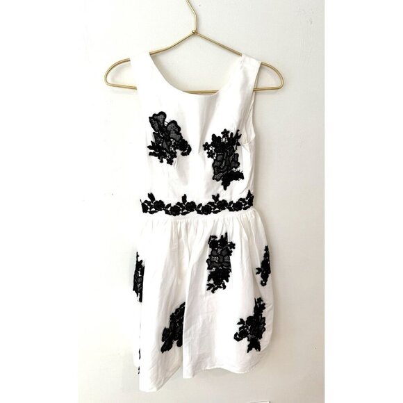 Flavio Castellani Embroidered White Fit & Flare Dress Size 40 - Picture 1 of 13